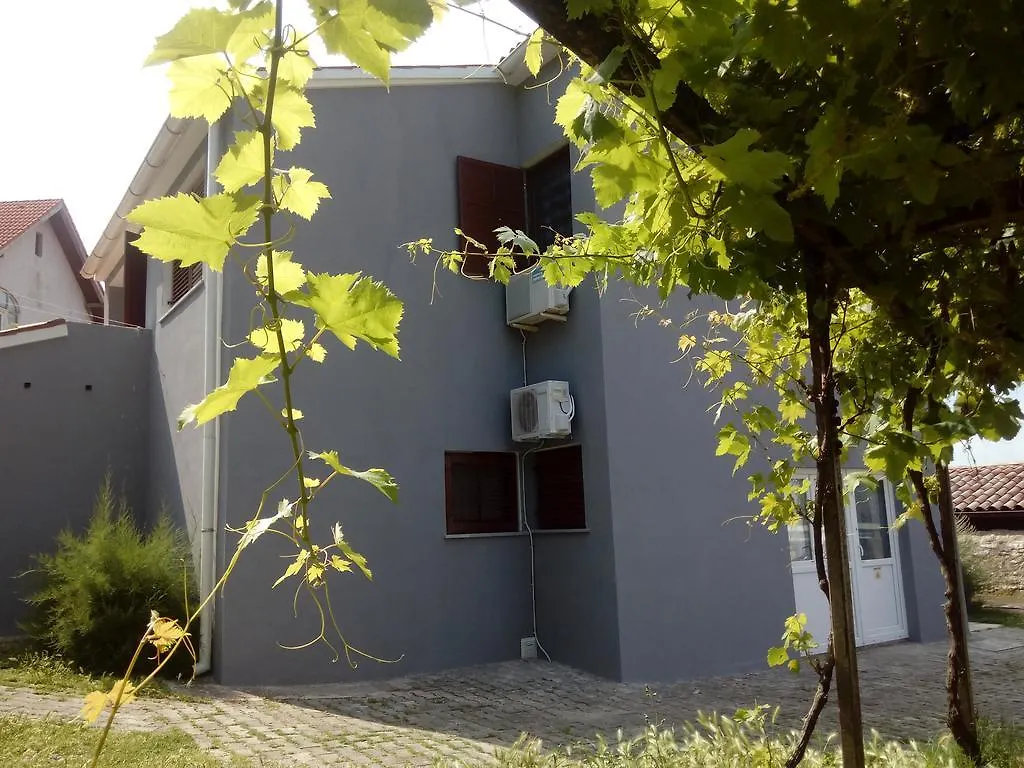 Konoba Yan Apartamento PUY