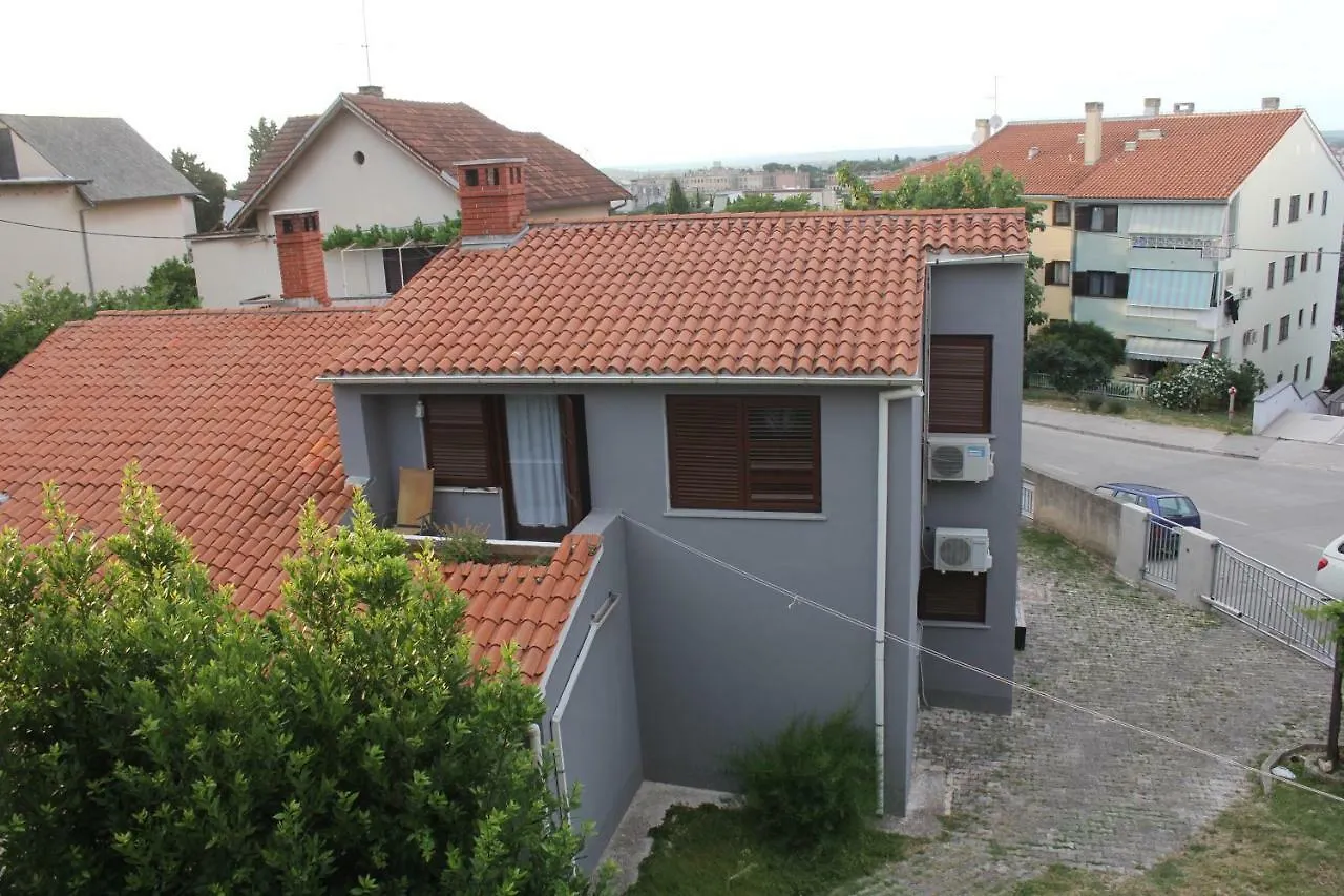 Konoba Yan Apartamento PUY 0*, Pula Croácia